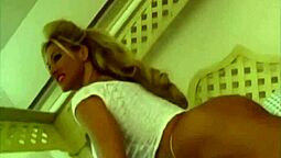 MILF blonde Alexis Knight gets her asshole stretched and fucked