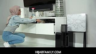 Veronica Valentine joins Peter Green for premium hijab session