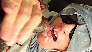 Fat bbw slurps black cock then creampie drip in car 😍💦