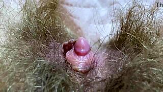 omg check this huge clit throb as i rub it raw to explosion... dripping everywhere!!