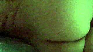 bbw milf farts loud in bedroom clips homemade chubby ass shaking