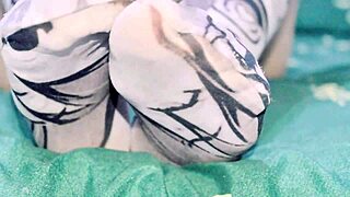 you snuck into stepsis room at night for her toes and holes joi