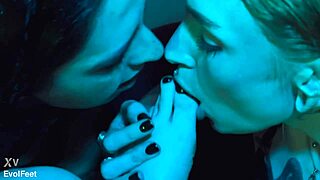 hey, my cute latina feet are all yours to worship and lick 😘👣