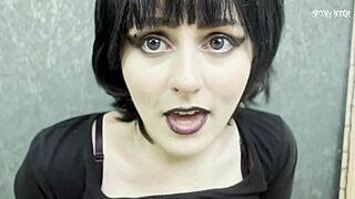 Hey, horny goth Mavis Dracula wants you to fuck her pink pussy and cum on feet! 😈