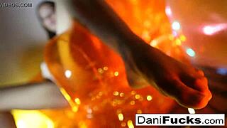 😍 sexy dani fingers her tight wet pussy so good 💦