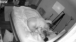 chubby ebony babe fingers her wet pussy to wild orgasm on cam 💦😩