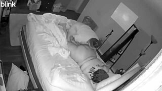 chubby ebony babe fingers her wet pussy to wild orgasm on cam 💦😩