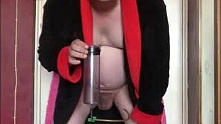 Hello guys, hope you love watching me shyly swallow my pee... want yours?