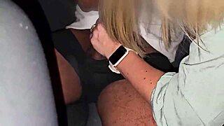 fui namorar com meu negão no bar e de lá ele me comeu no carro com o corno dirigindo 😈🚗💦