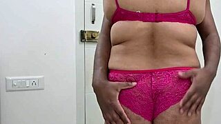 Huge Tits Ebony Wife Shakes Massive Ass in Sexy Bikini Handjob!