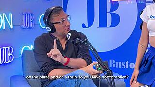 kinky colombian mayraoficial squirts hard on sybian? 😈💦🔥