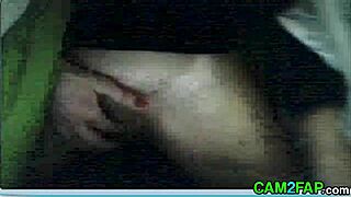 Amateur webcam masturbation session that's totally free and fun