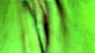 Brazilian girl surprises with a squirt during isolation