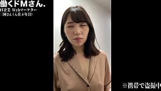 Busty Beauty Shakes Hips in Car