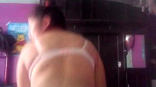 Gordibuena Shows Off Big Tits