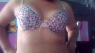 Gordibuena Shows Off Big Tits