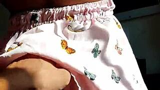 espiando a mi hermanastra se da cuenta que la estoy grabando y se deja tocar terminamos cogiendo parte 1