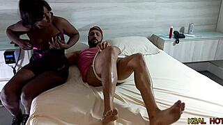 pequei a novinha de 18 casada fudi a xota dela toda e o corno ficou gravando tudo e ainda viu a safada gozando no meu pau