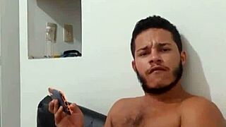 novinho dotado masturbating and cumming deliciously