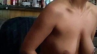 mandeezy4u2 feels amazing toying herself with cum