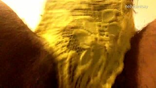 Nellycantsay's masturbation session with big clit