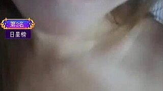 Yiyi self-pleasure big show with squirting