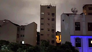 Lek bisexual lets me enjoy his feet – want to join?