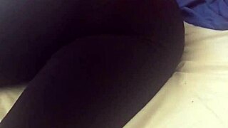 Bubble butt babe shows off her big ass in leggings