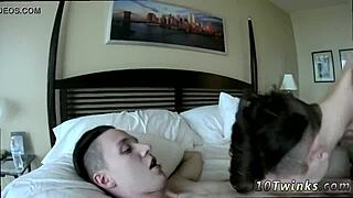 Are gay twinks screaming during bareback fuck?