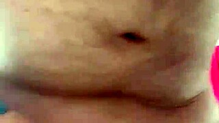 Hey, check out this gay solo handjob session! It's so hot 😏