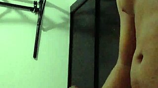 convezco a un chico lindo para que me envie video hot