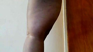 Big booty ebony shemale shakes her phat juicy ass in horny display