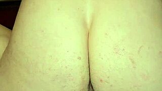 Watch this hot cougar get a deep creampie 😏