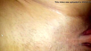 flaca girlfriend chats with friend about daily life