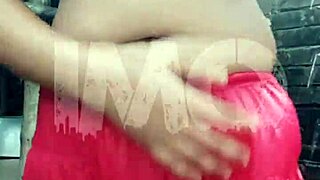 Indian aunty gets sexy ass fucked hard