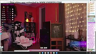 cosplay hentai slut gets so nude for you