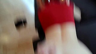 freeuse her pussy in the afternoon for a cumshot.