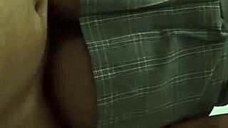 Me lleve a la puta colegiala al hotel frotando mi pene en sus nalgas ricas