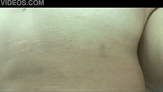 Risky outdoor banging with Asian milf in public spot