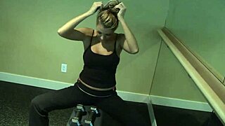 PORNO YOGA IN POV ORAL ORGASM