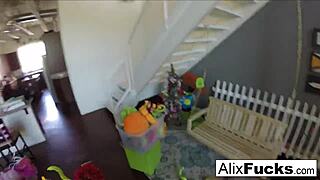 surreal swing solo with alix lynx in her daisy dukes