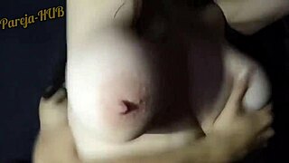 Mi novio me folla y juega con mi buen par de tetas enormes