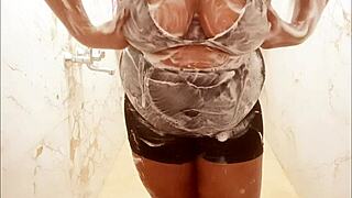 bhutan milf shows big boobs on webcam!