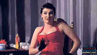 i'm in this femdom comedy show with blonde improv