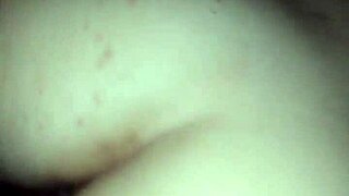 de madrugada comi a novinha da bucetinha apertada gozando gostoso dentro