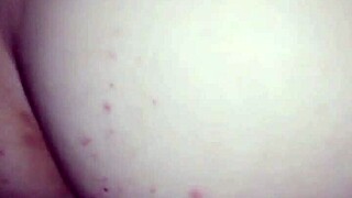 de madrugada comi a novinha da bucetinha apertada gozando gostoso dentro