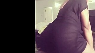 African Girl Twerk Like A Pro With Sexy Ass Action.