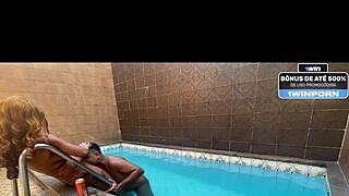 piscininha with lover on stairs getting vara