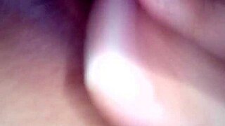 Americana gets horny with dildo 😈