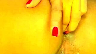 Rosa Vermelha Fingers Pussy and Ass